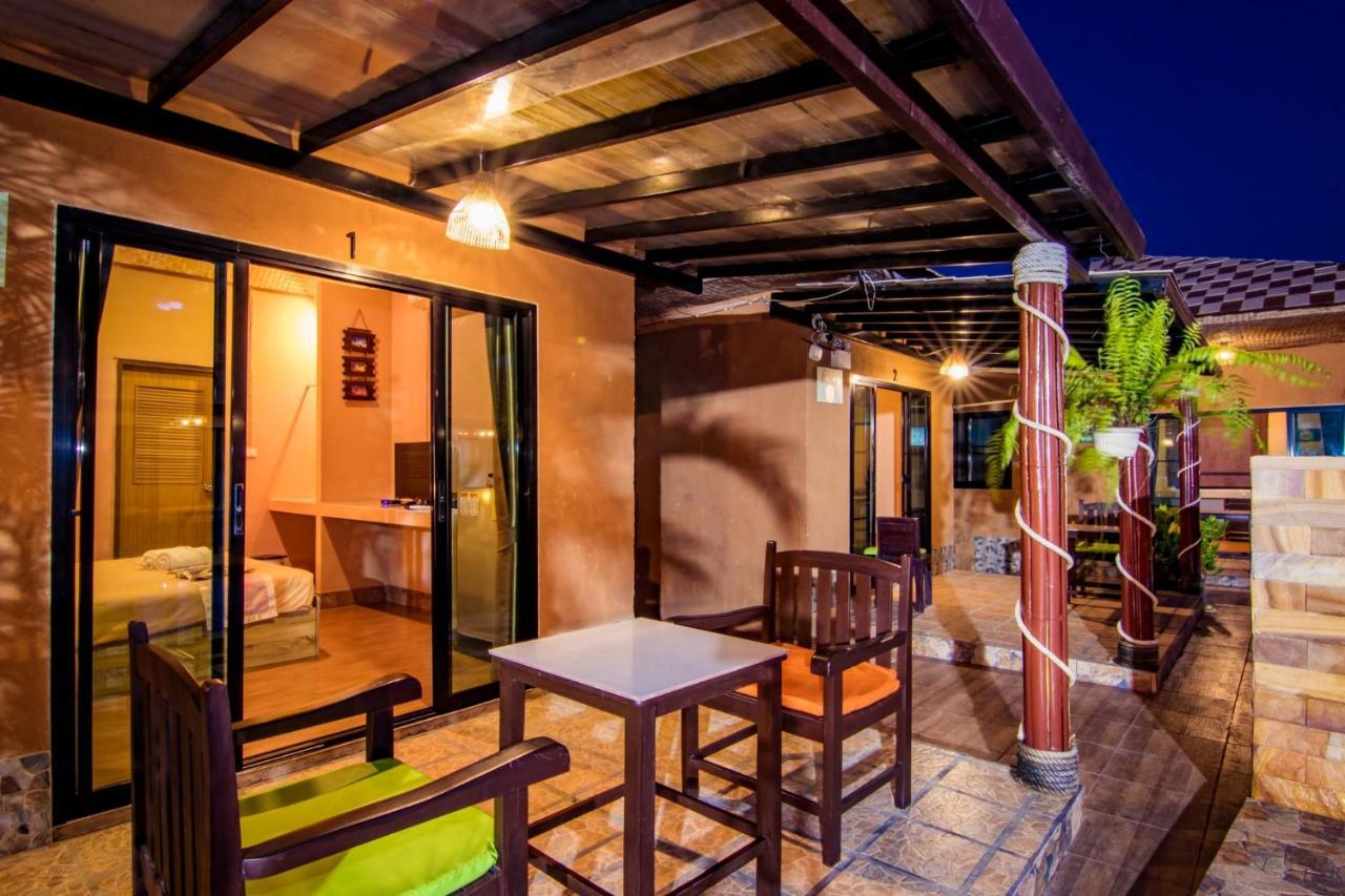 Panisara Pool Villa Resort Huahin Exterior foto